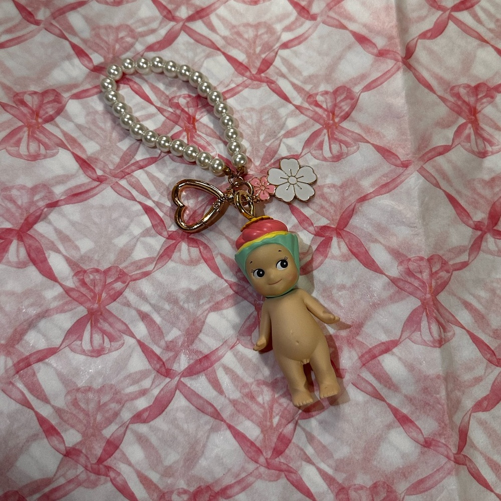 Sonny Angels cupcake keychain!🧁